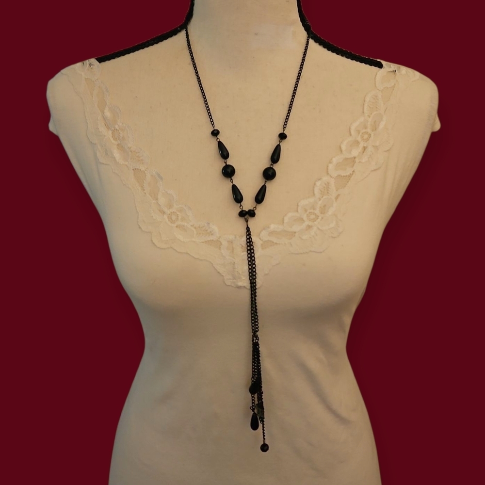 3/$30 Vintage Black Beaded Chain Negligee Necklace